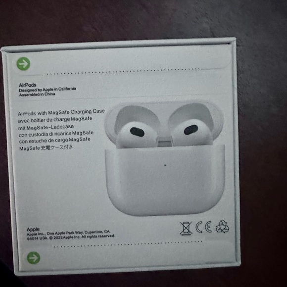 NIB Apple AirPods 3rd generation - Picture 3 of 3